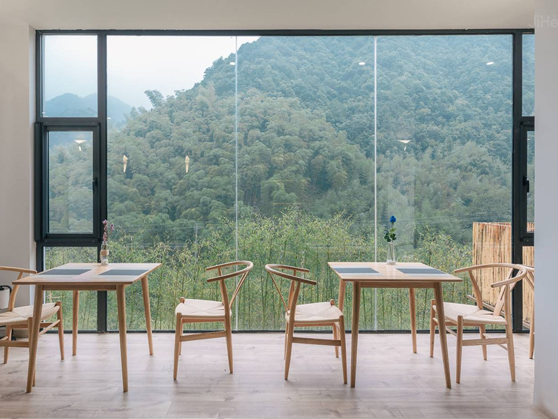 揽景入室|透过一扇窗就可以将春季美景引入家里,又何须远方